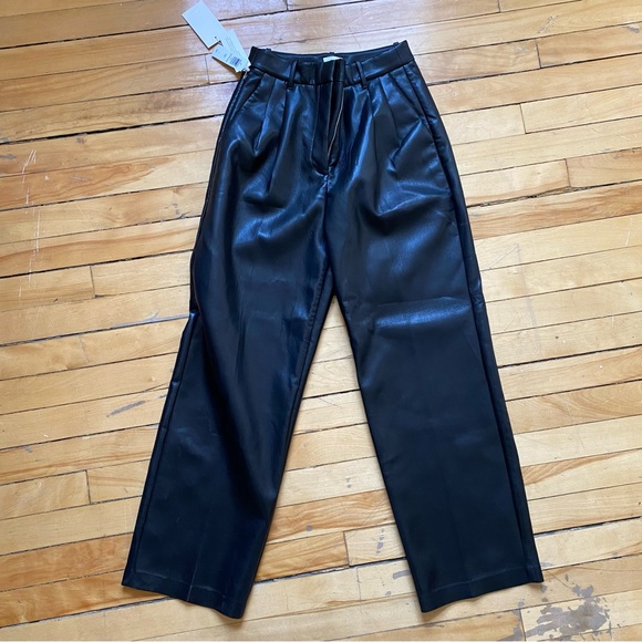 Aritzia Effortless Pants - Black Vegan Leather - Size 6 NWT - Picture 4 of 8